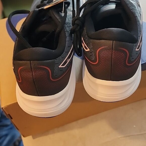 Women's Gel Excite 9 size 11 NWT - Picture 5 of 9